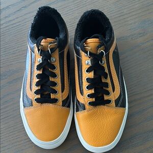 Vans Black and Apricot Old Skool Sneakers with Iconic Stripe Woman’s 8.5 Men’s 7